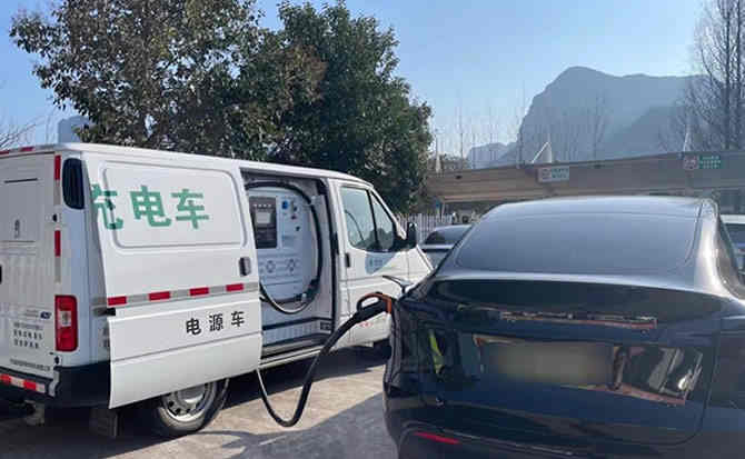 瑞安汽车搭电